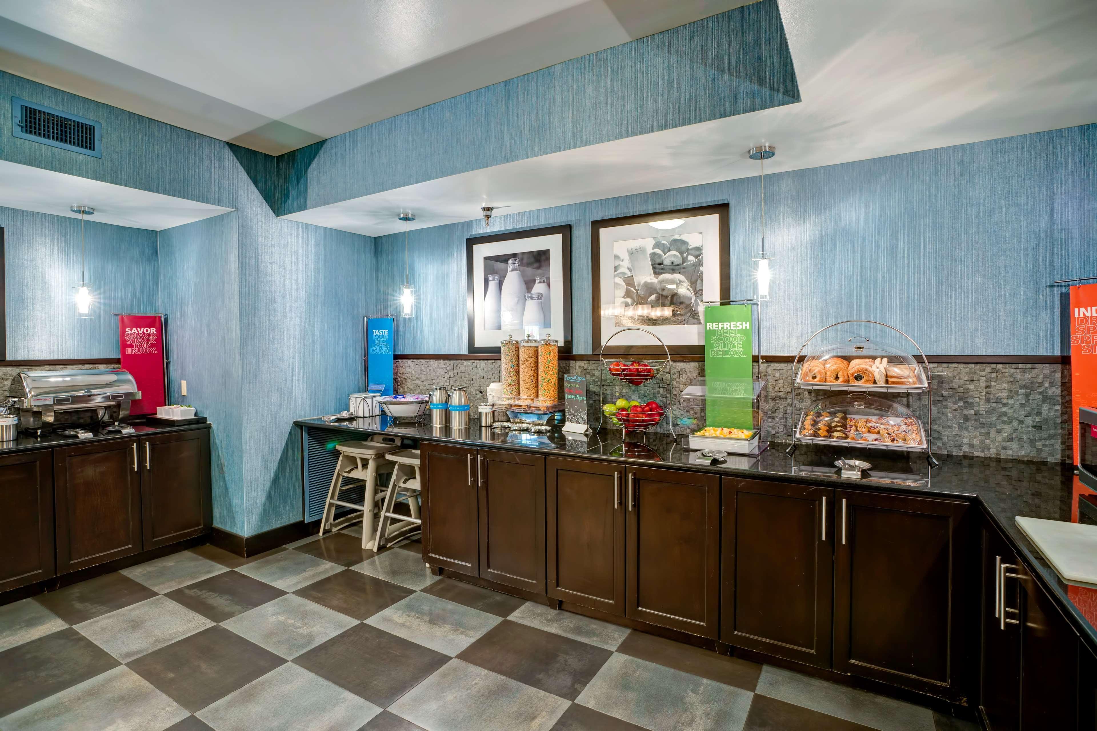 Hampton Inn Стейт Колледж Экстерьер фото