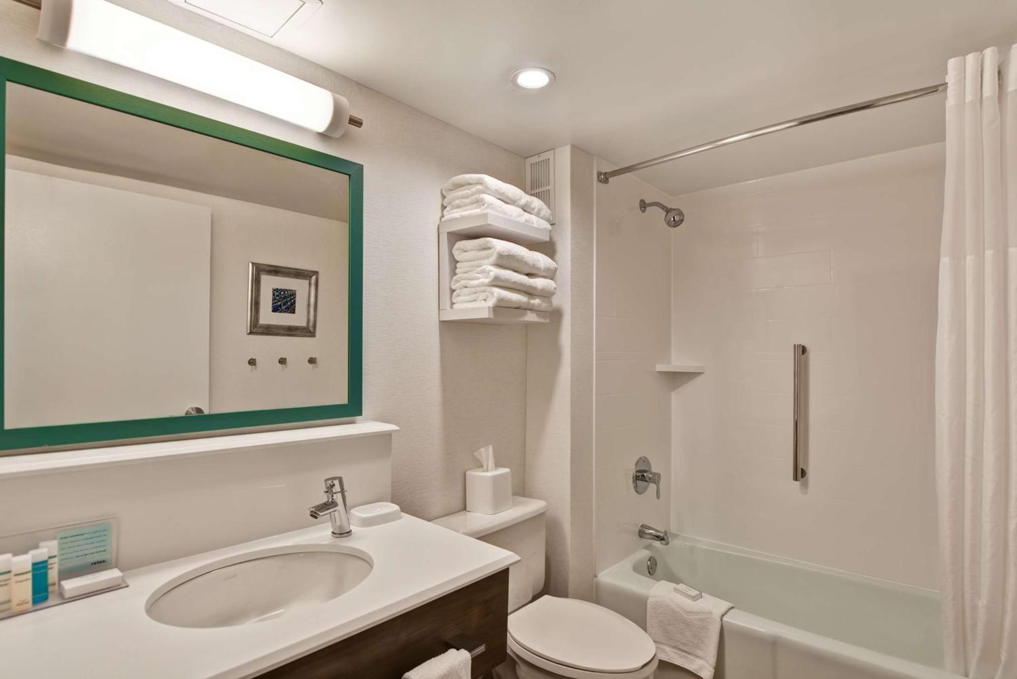 Hampton Inn Стейт Колледж Экстерьер фото