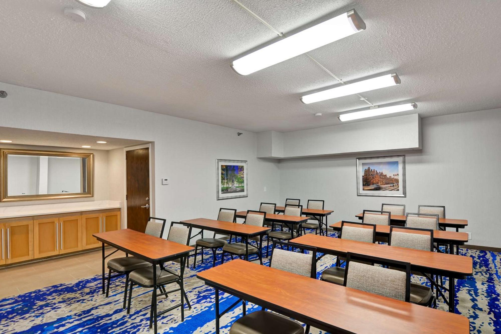 Hampton Inn Стейт Колледж Экстерьер фото