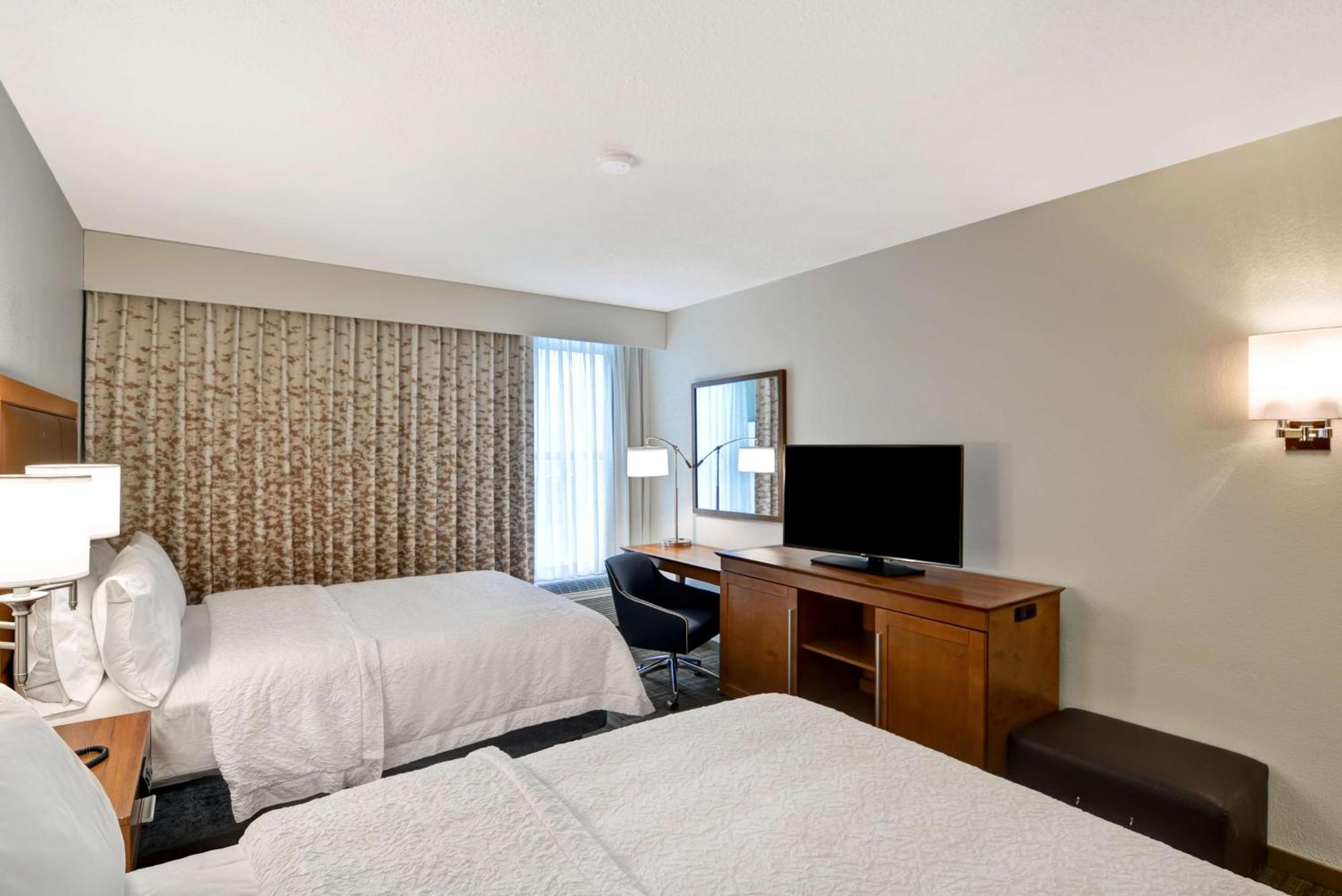 Hampton Inn Стейт Колледж Экстерьер фото