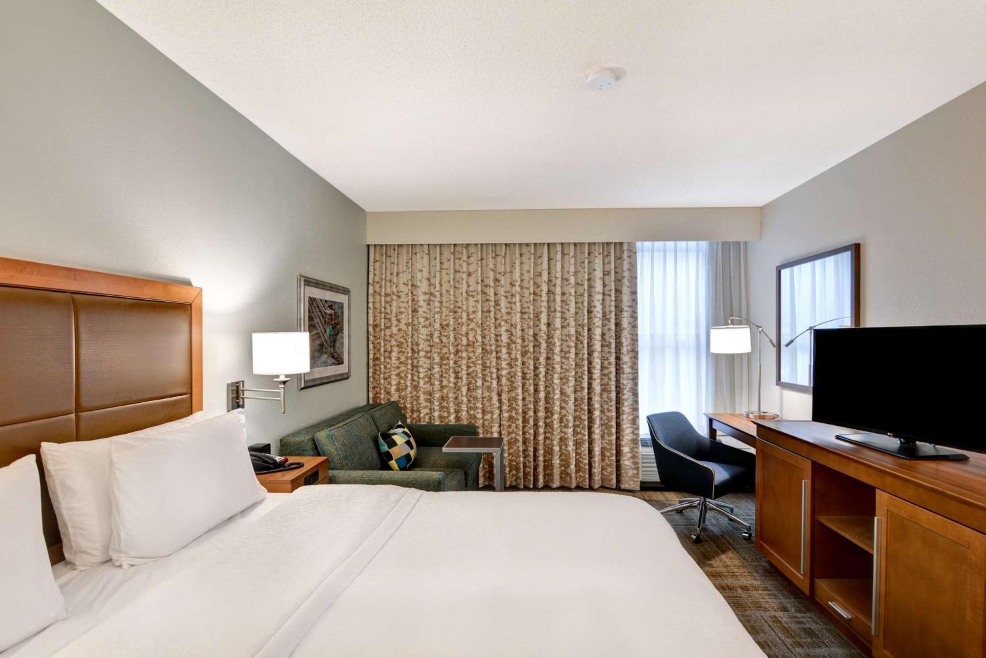 Hampton Inn Стейт Колледж Экстерьер фото