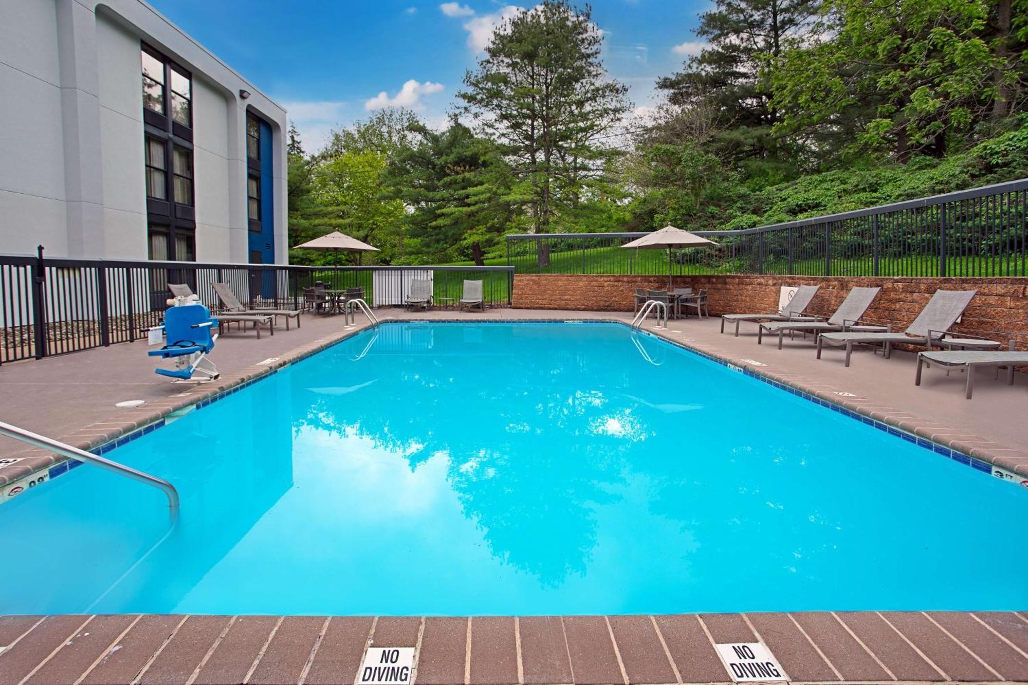 Hampton Inn Стейт Колледж Экстерьер фото