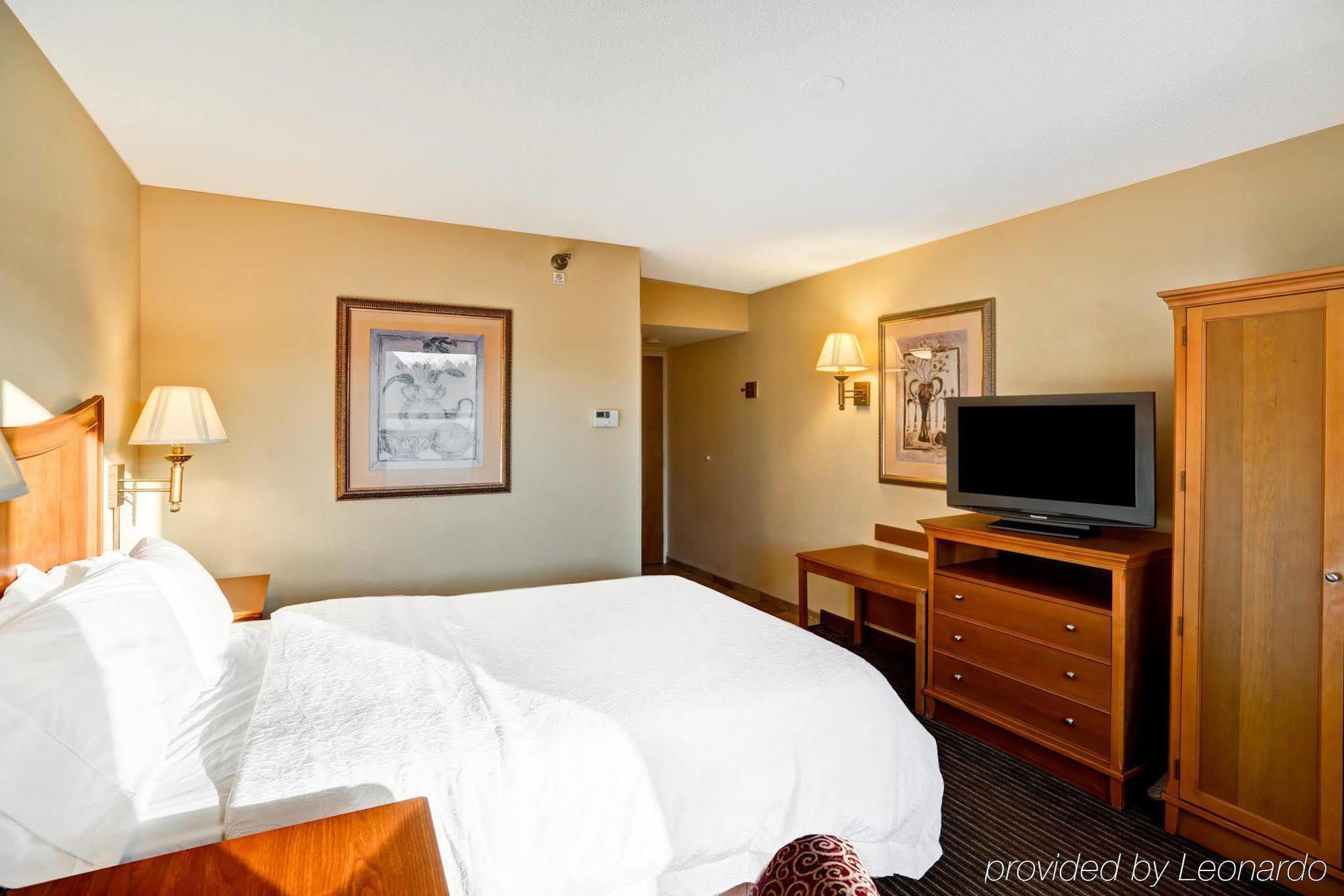 Hampton Inn Стейт Колледж Экстерьер фото