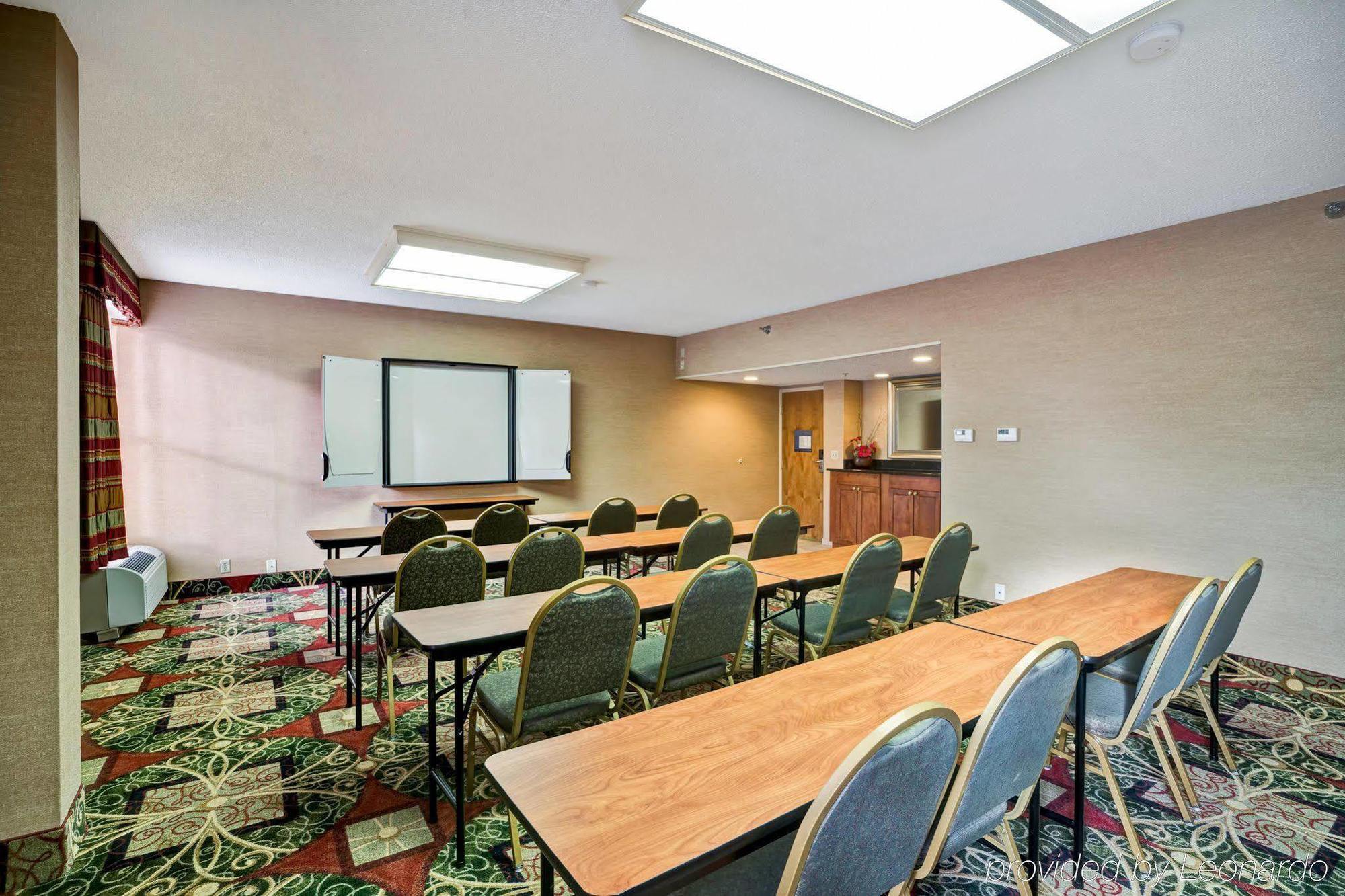 Hampton Inn Стейт Колледж Экстерьер фото