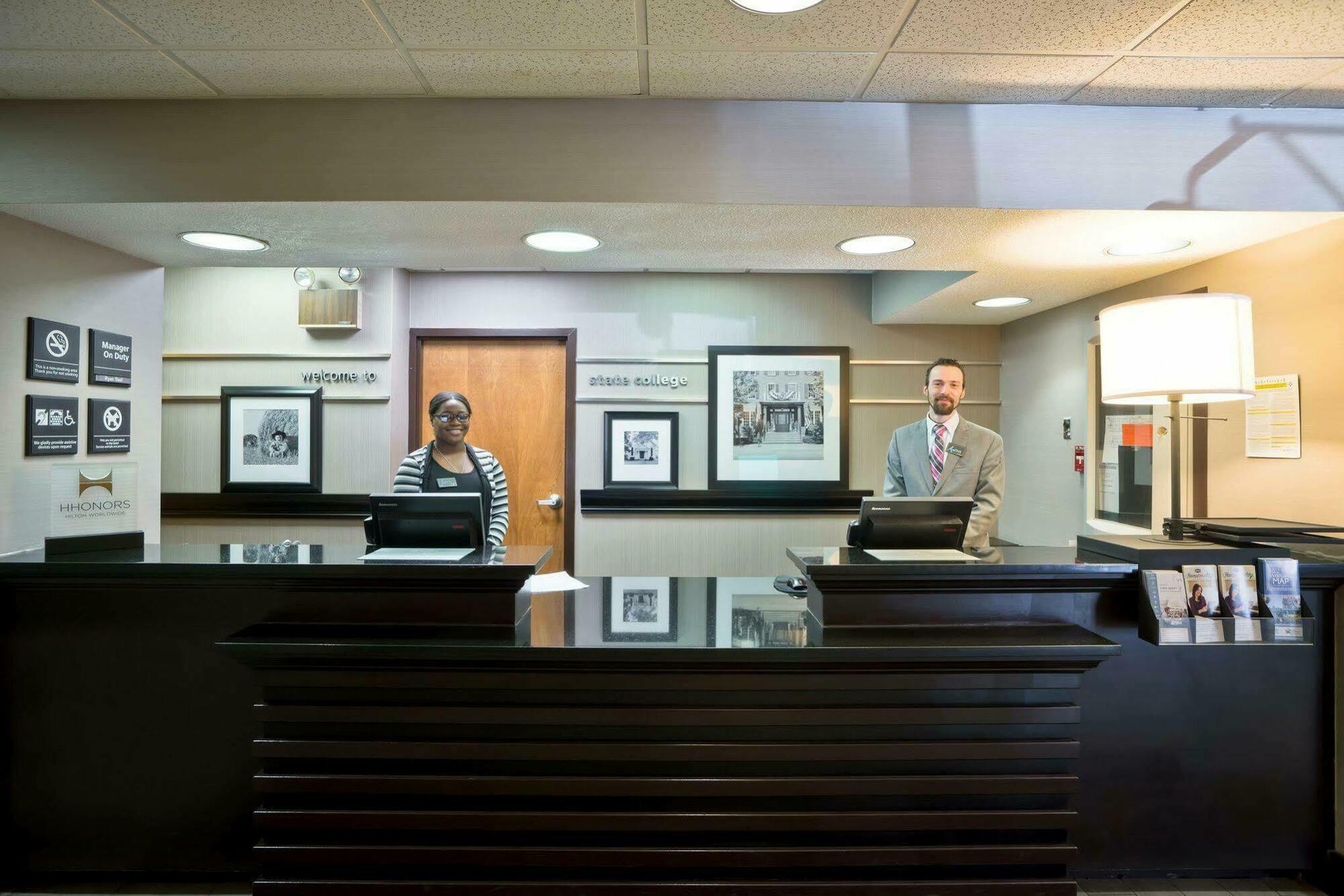 Hampton Inn Стейт Колледж Экстерьер фото